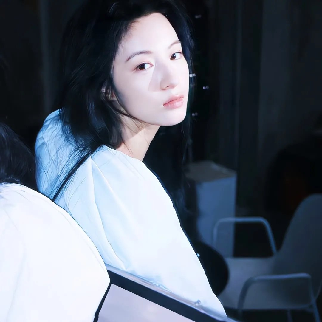 碧窗艳尸 封面